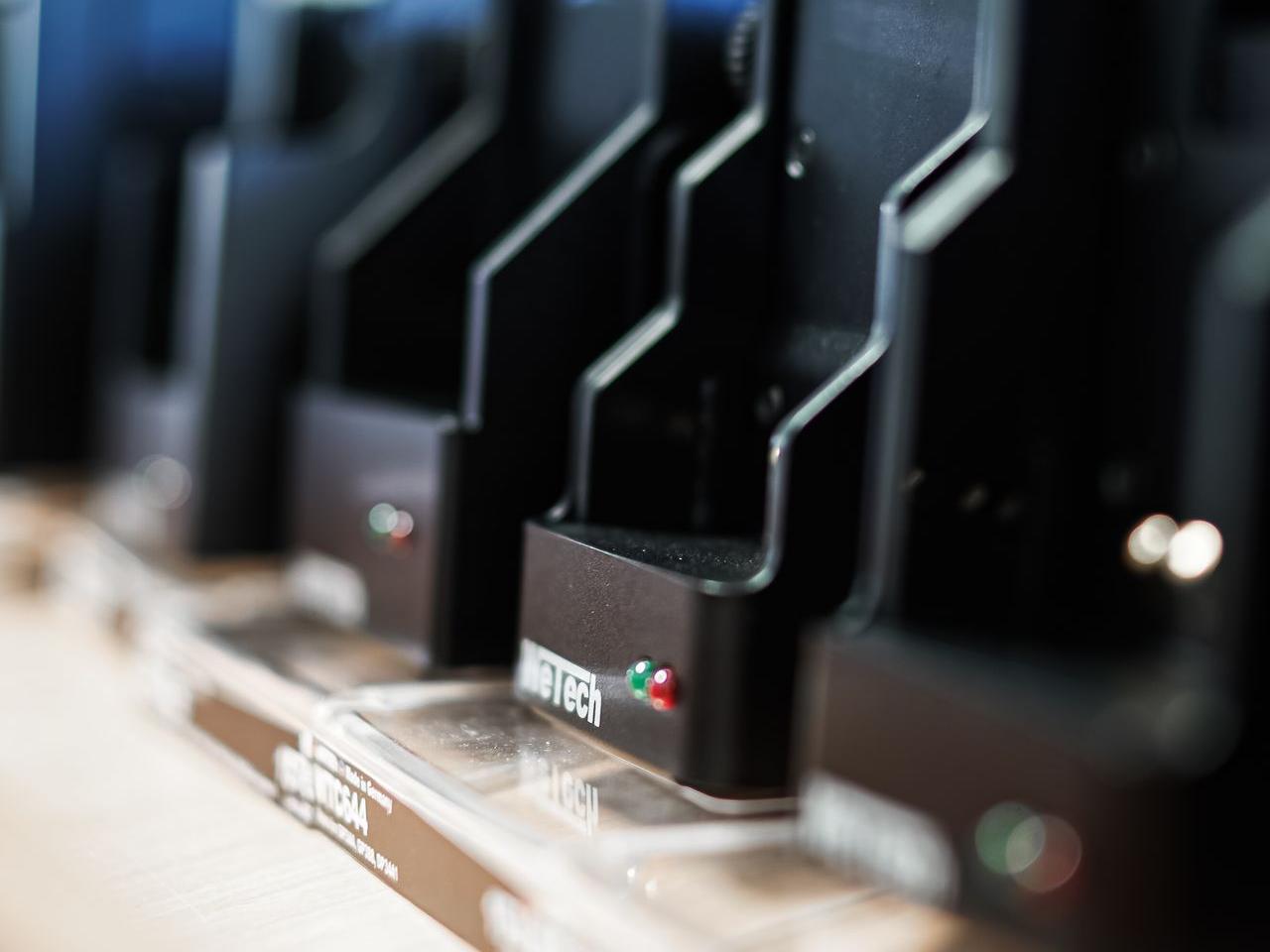 KFZ-Ladehalterungen KFZ-Ladehalterungen